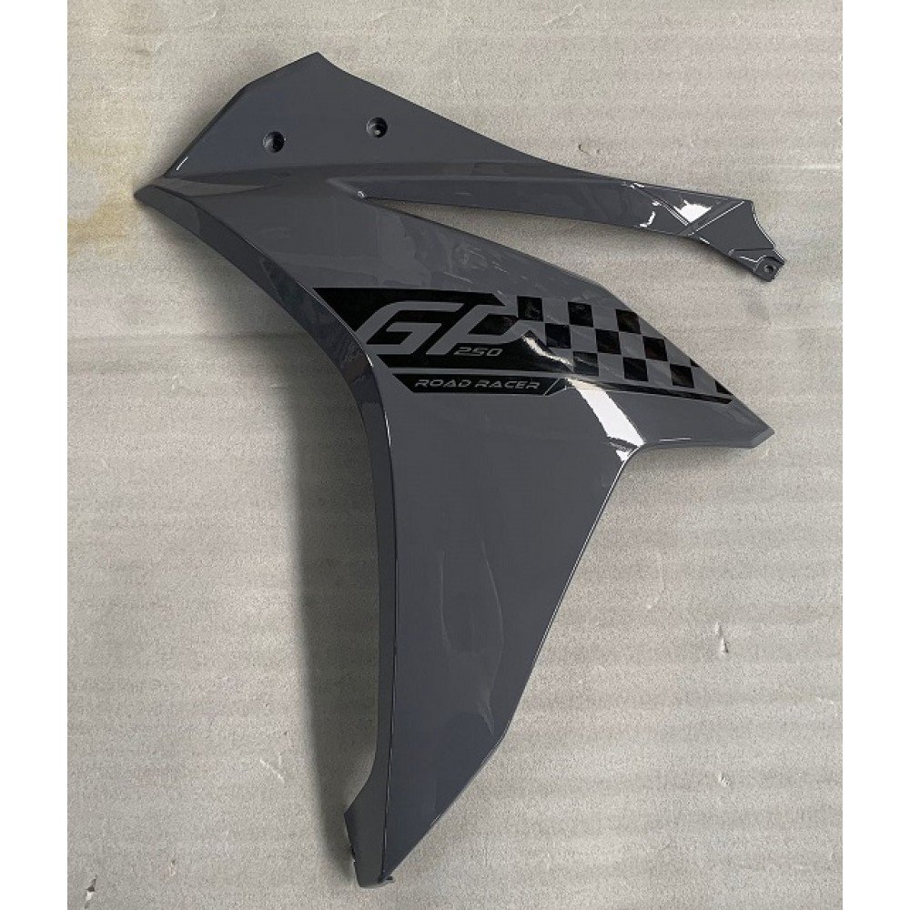 GP250 – 018
SOL RÜZGARLIK GRİ_699cbdacdc7c9.jpeg GP250 - 018
SOL RÜZGARLIK GRİ - Görsel 1